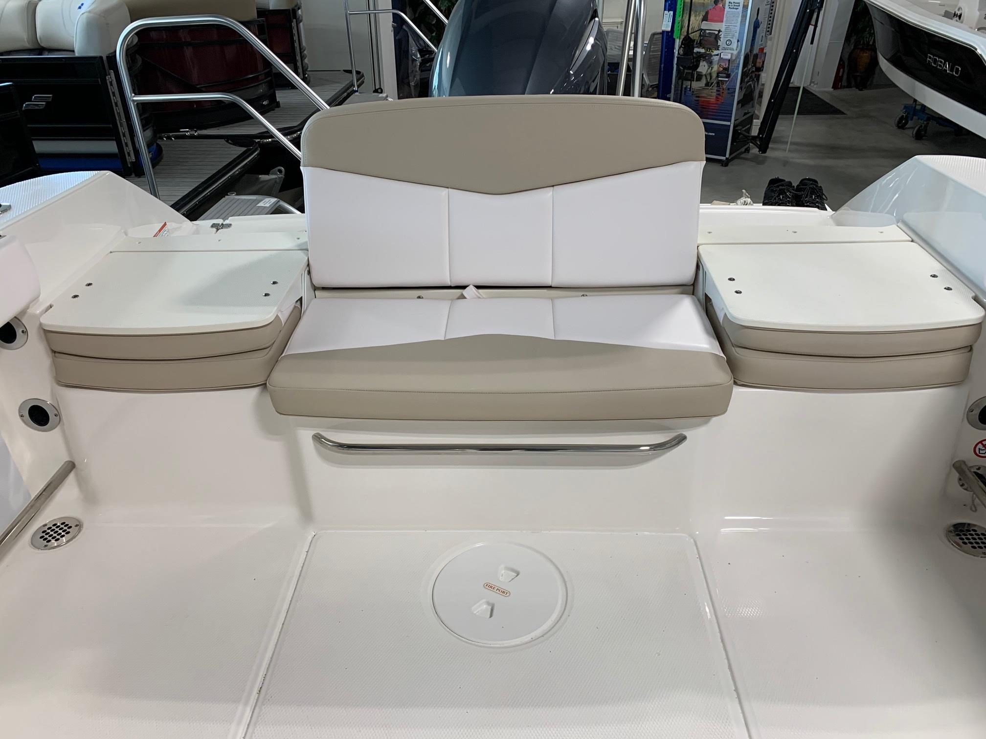 New 2026 Robalo R207 Biscayne Blue/White Boat for Sale | Anglers Marine