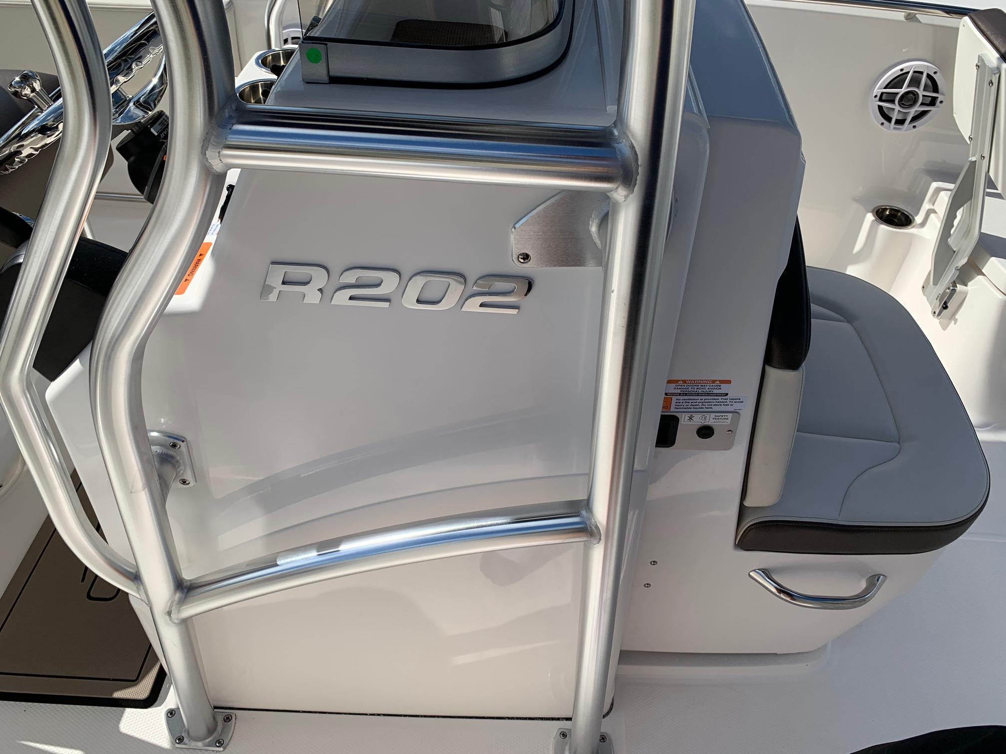 New 2026 Robalo R202 Explorer Biscayne Blue Boat for Sale | Anglers Marine