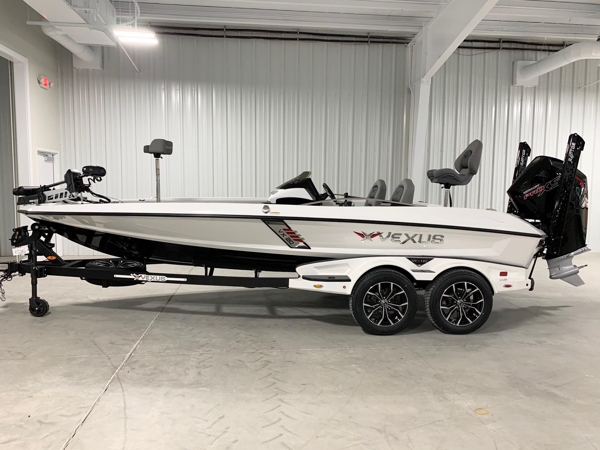 21 Vexus Vx White Black For Sale In Nc Angler S Marine 910 755 7900