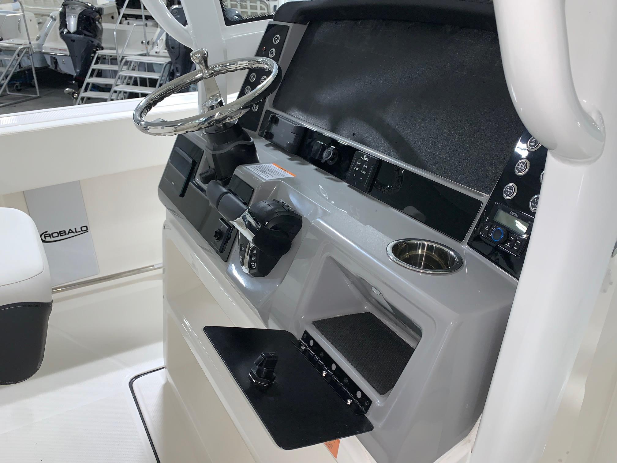 New 2026 Robalo R250 White Boat for Sale | Anglers Marine