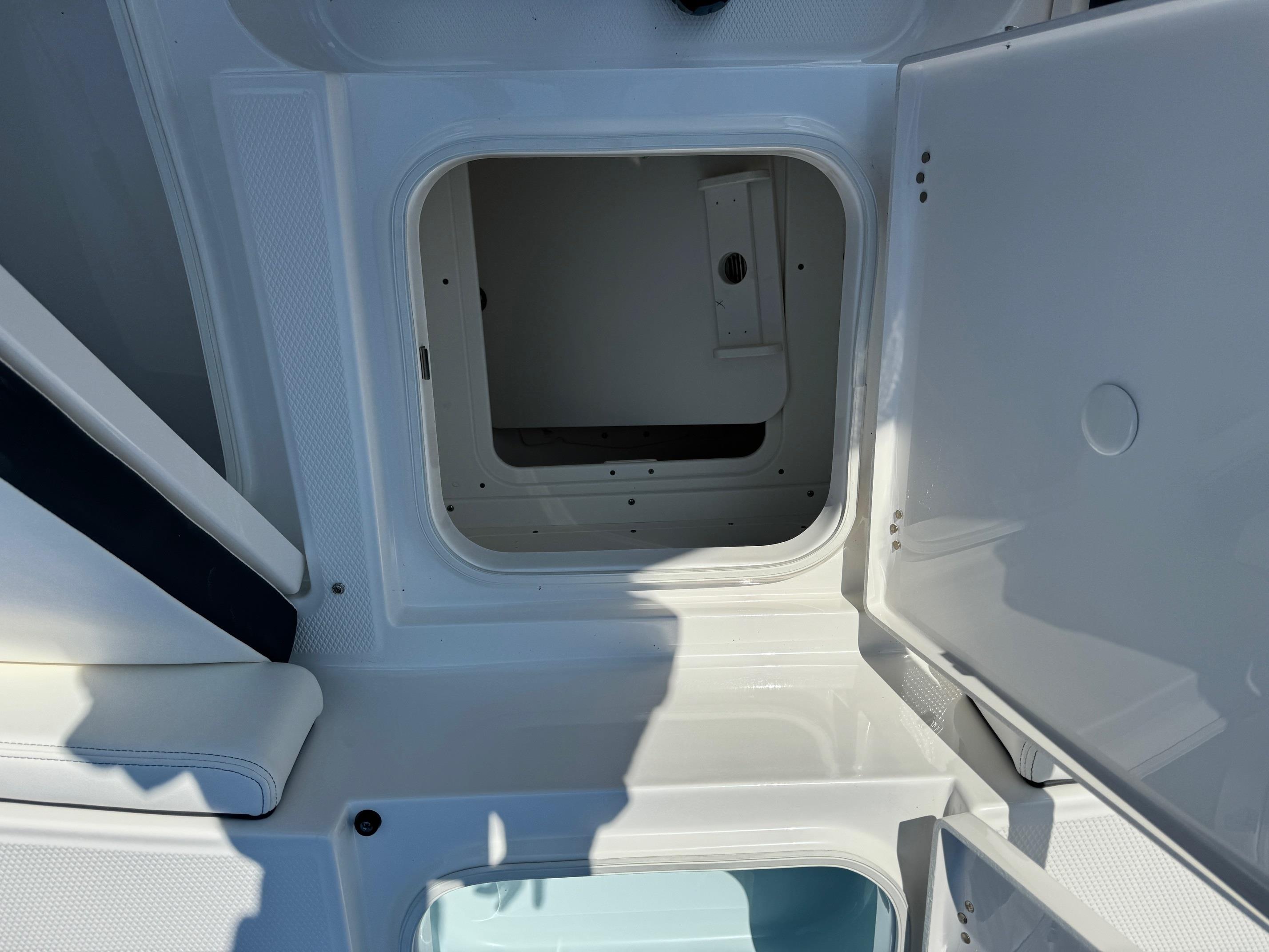 New 2025 Robalo 246 Cayman Shark Gray Boat for Sale | Anglers Marine