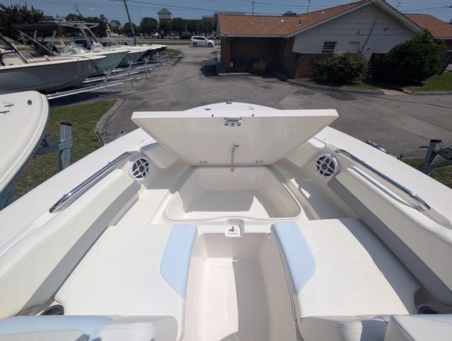 New 2025 Robalo R207 Ice Blue Boat for Sale | Anglers Marine