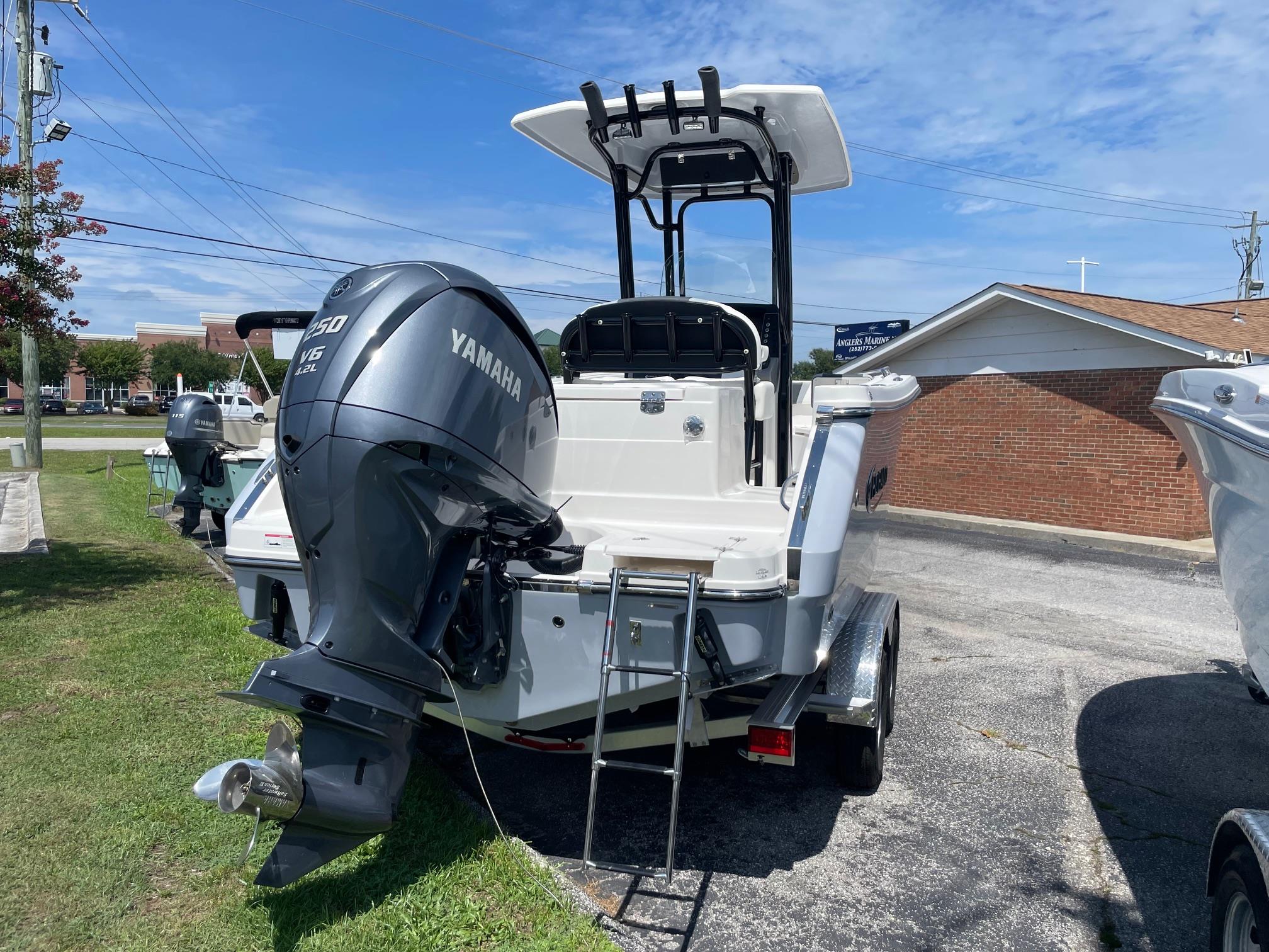New 2025 Robalo R230 Alloy Gray Boat for Sale | Anglers Marine