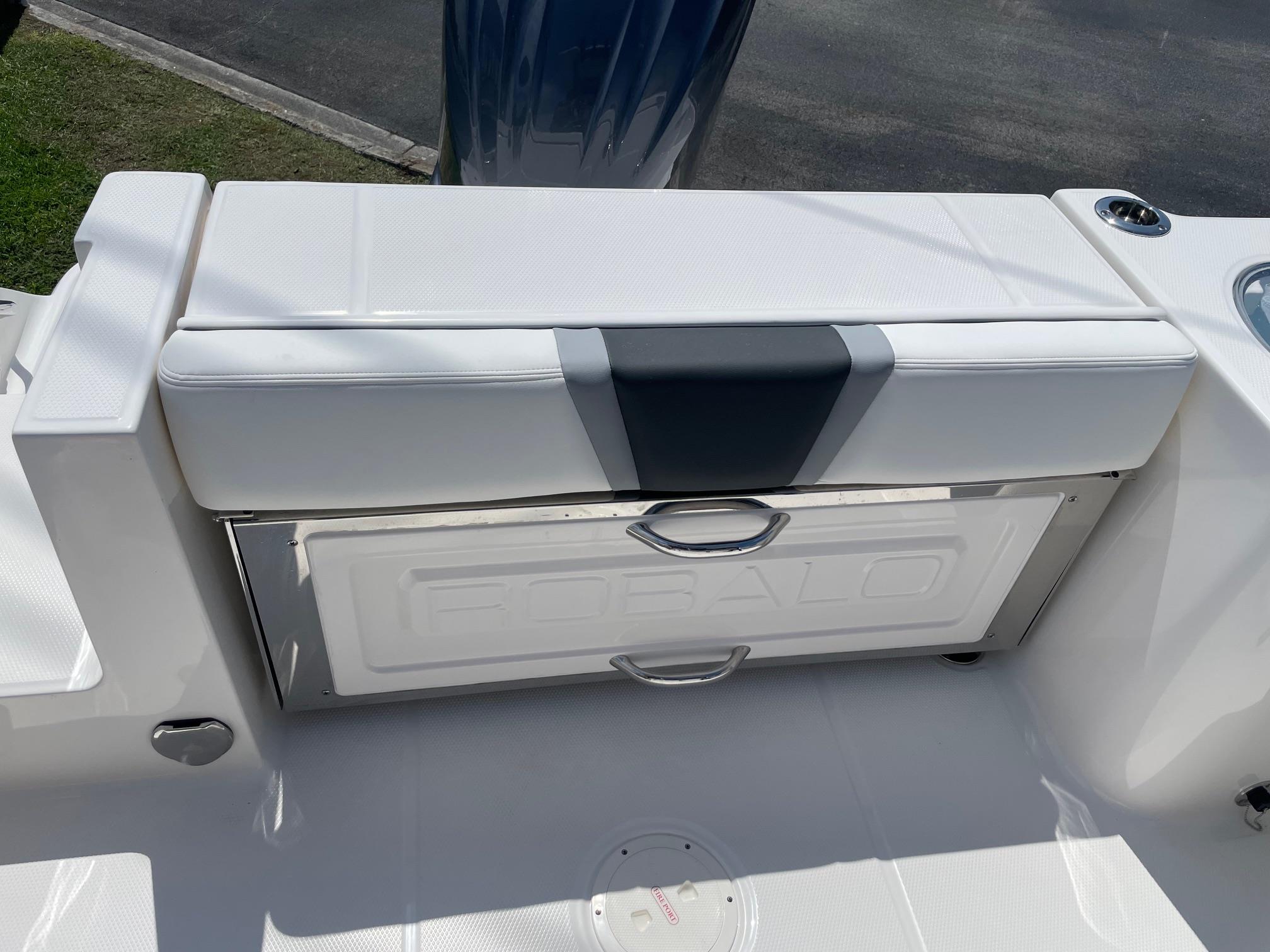 New 2025 Robalo R230 Alloy Gray Boat for Sale | Anglers Marine