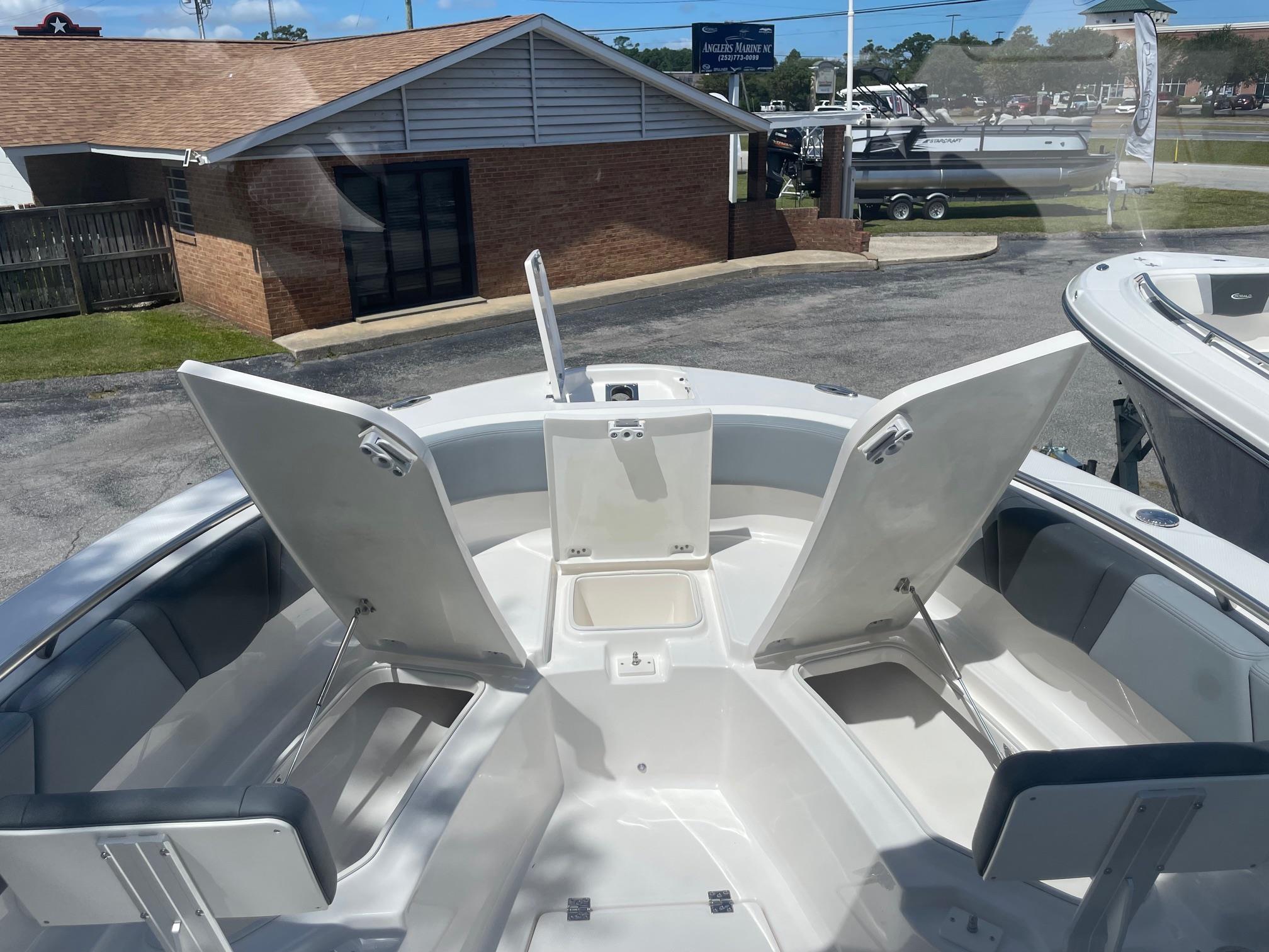 New 2025 Robalo R250 Alloy Gray Boat for Sale | Anglers Marine