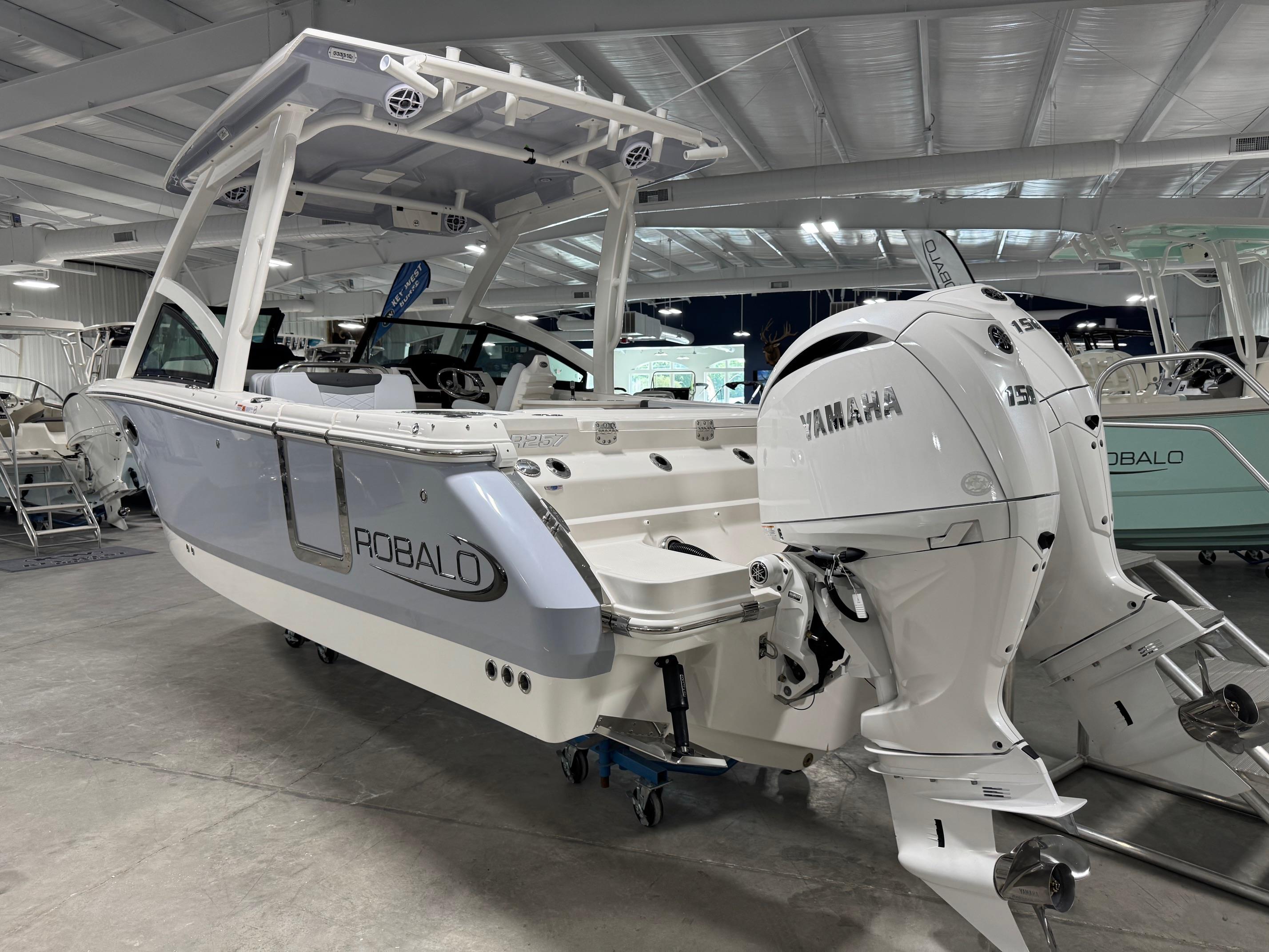 Redifon R257 New 2026 Robalo R257 Alloy Gray/White Boat for Sale | Anglers Marine