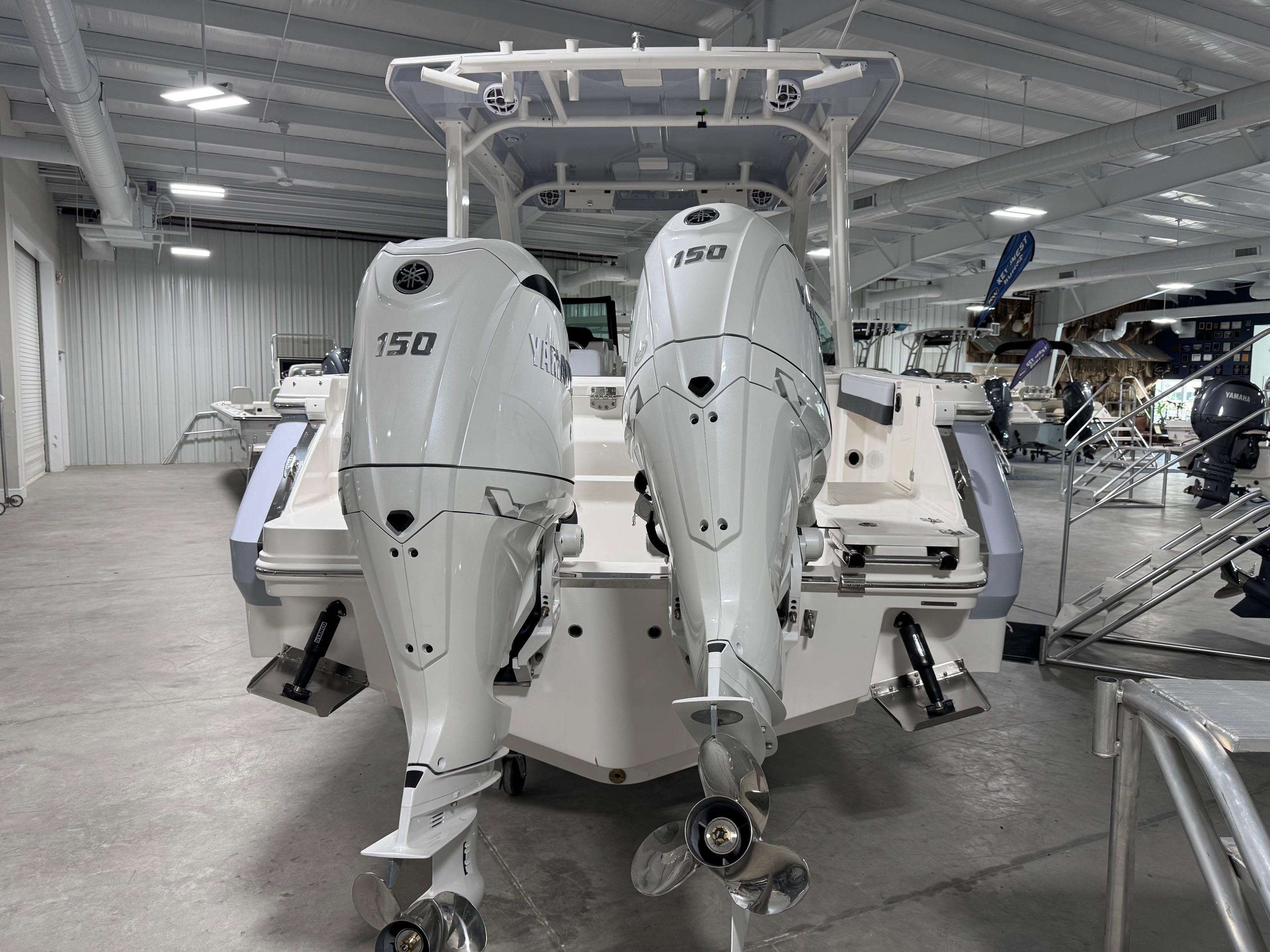 Robalo R257 New 2026 Robalo R257 Alloy Gray/White Boat for Sale | Anglers Marine
