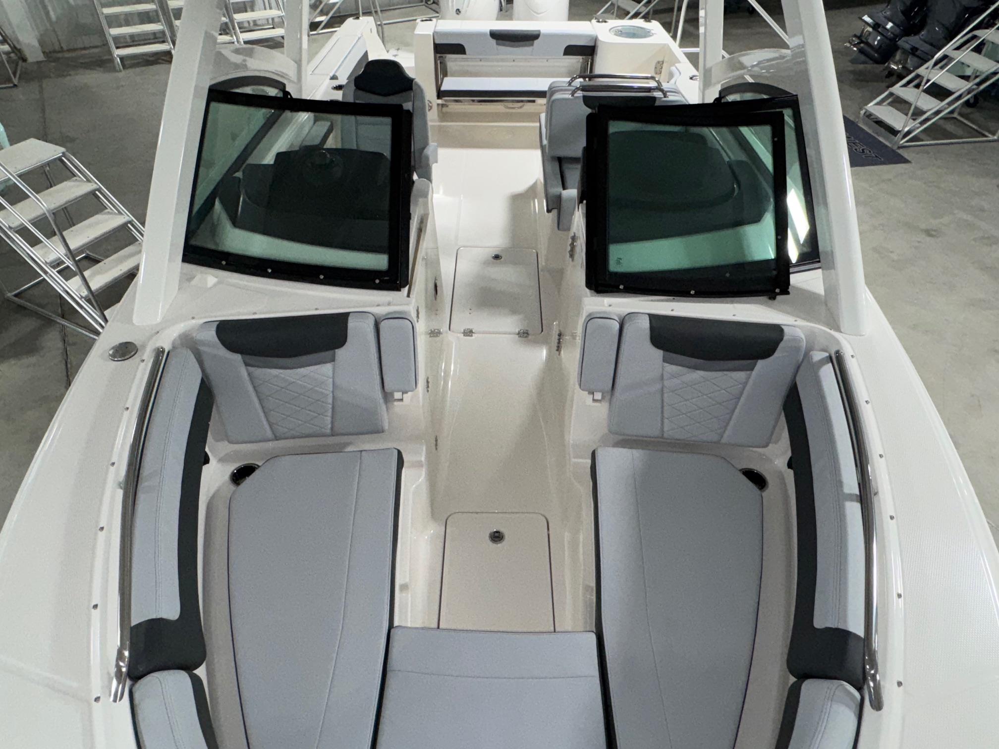 Robalo R257 New 2026 Robalo R257 Alloy Gray/White Boat for Sale | Anglers Marine