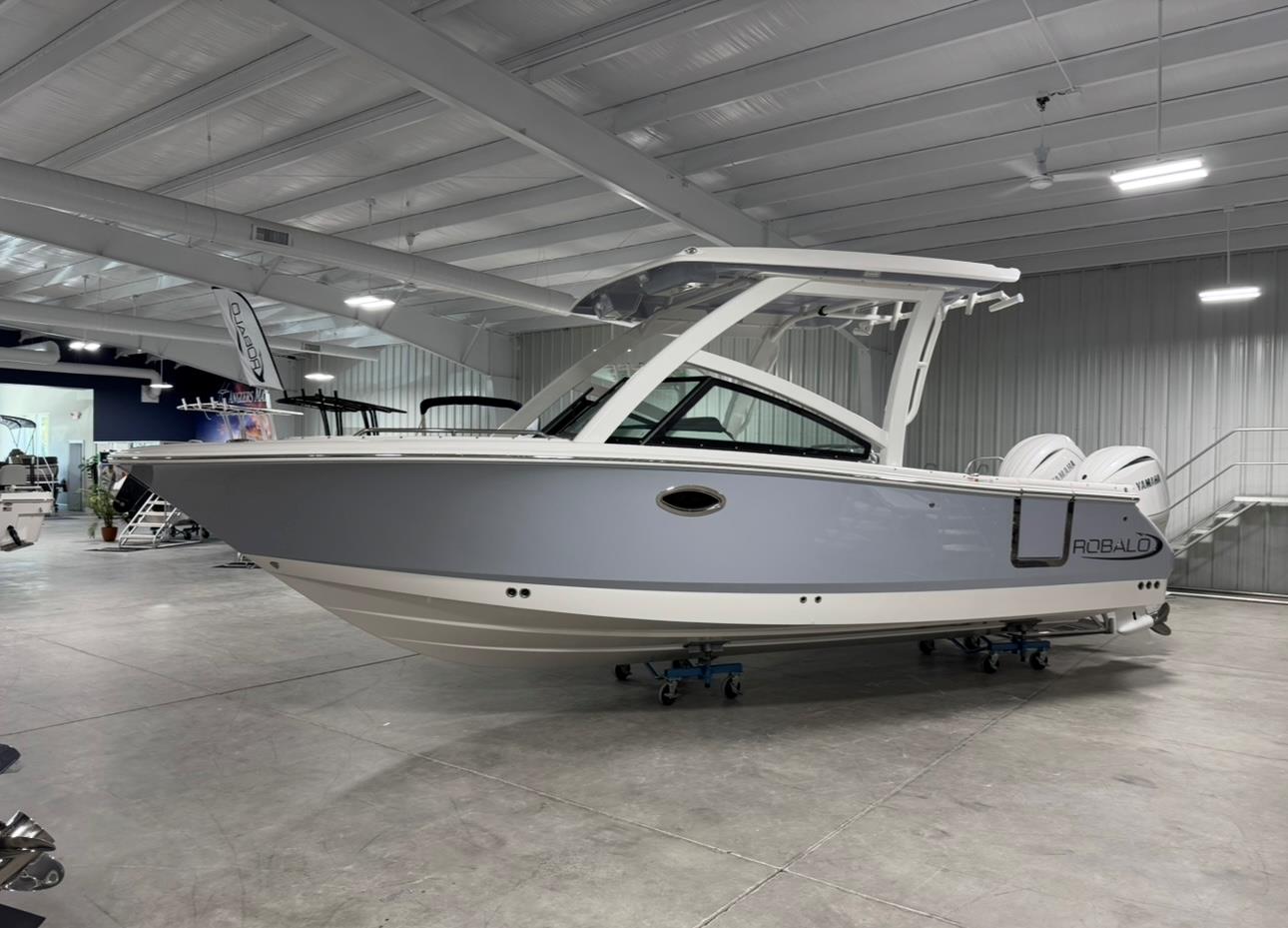 Robalo R257 New 2026 Robalo R257 Alloy Gray/White Boat for Sale | Anglers Marine