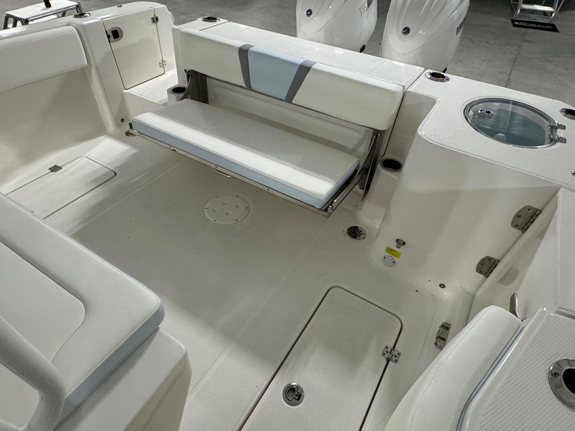 New 2025 Robalo R270 Ice Blue Boat for Sale | Anglers Marine