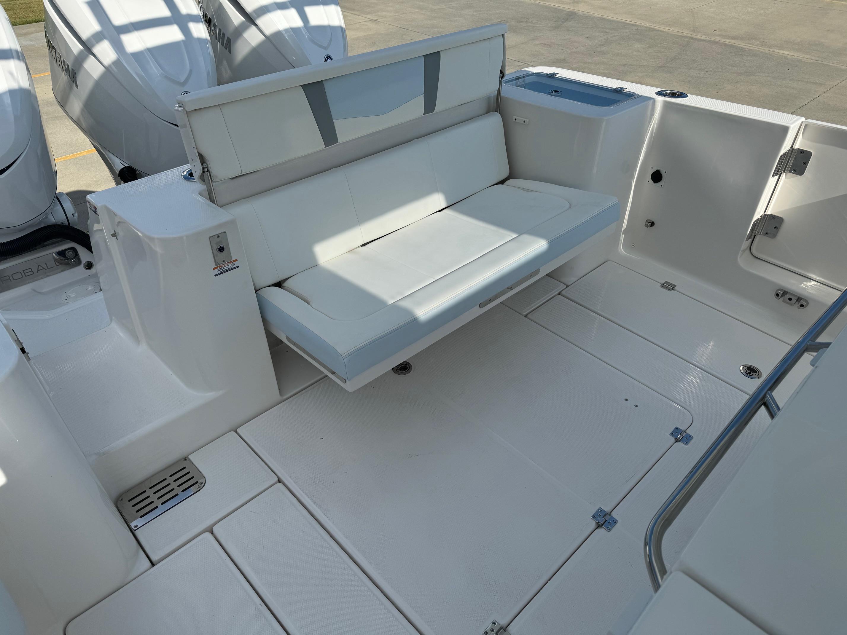 New 2025 Robalo R360 Ice Blue/White Boat for Sale | Anglers Marine