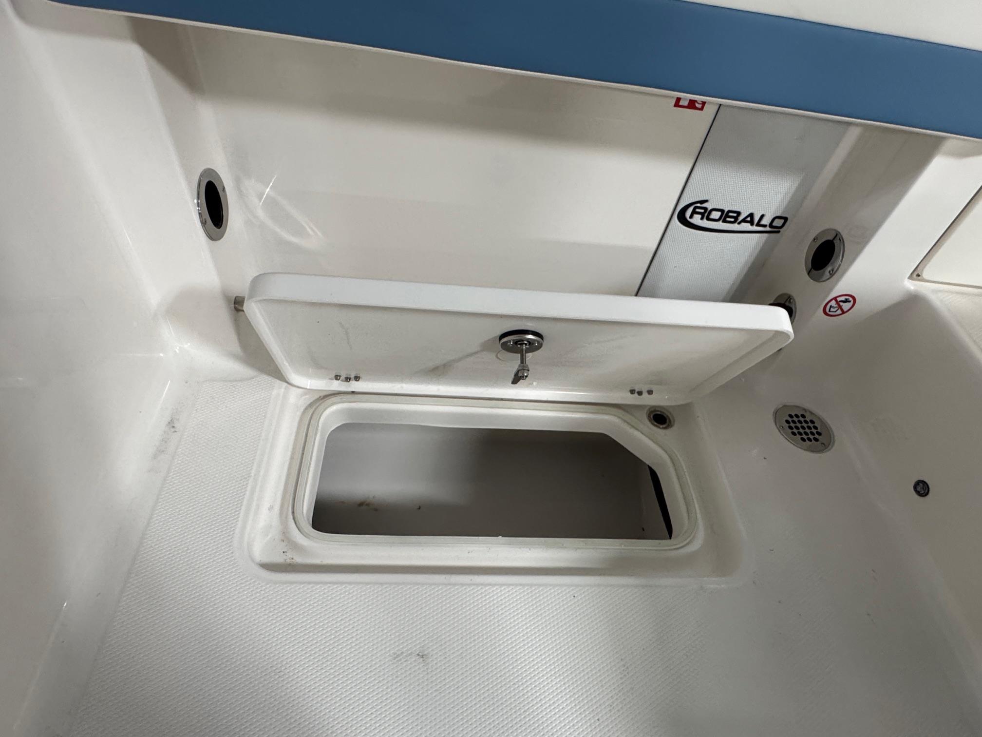 New 2026 Robalo R257 Atlas Blue/White Boat for Sale | Anglers Marine