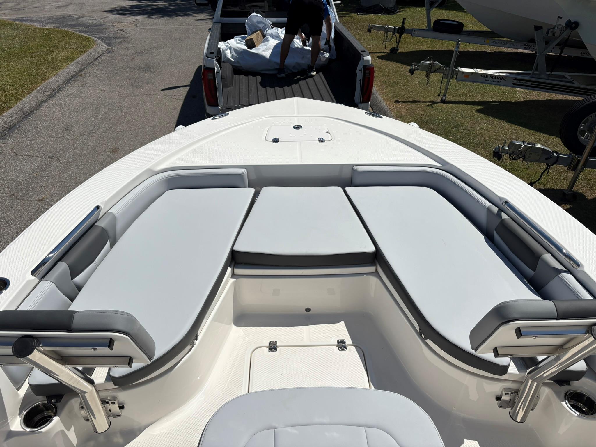 New 2026 Robalo 226 Cayman Solid Ice Blue Boat for Sale | Anglers Marine